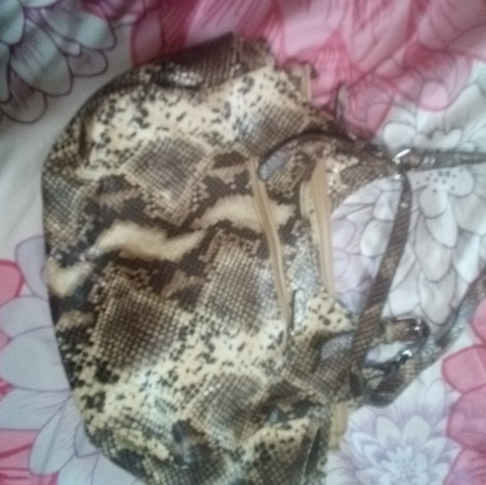 Purse - Picture 2 of 4